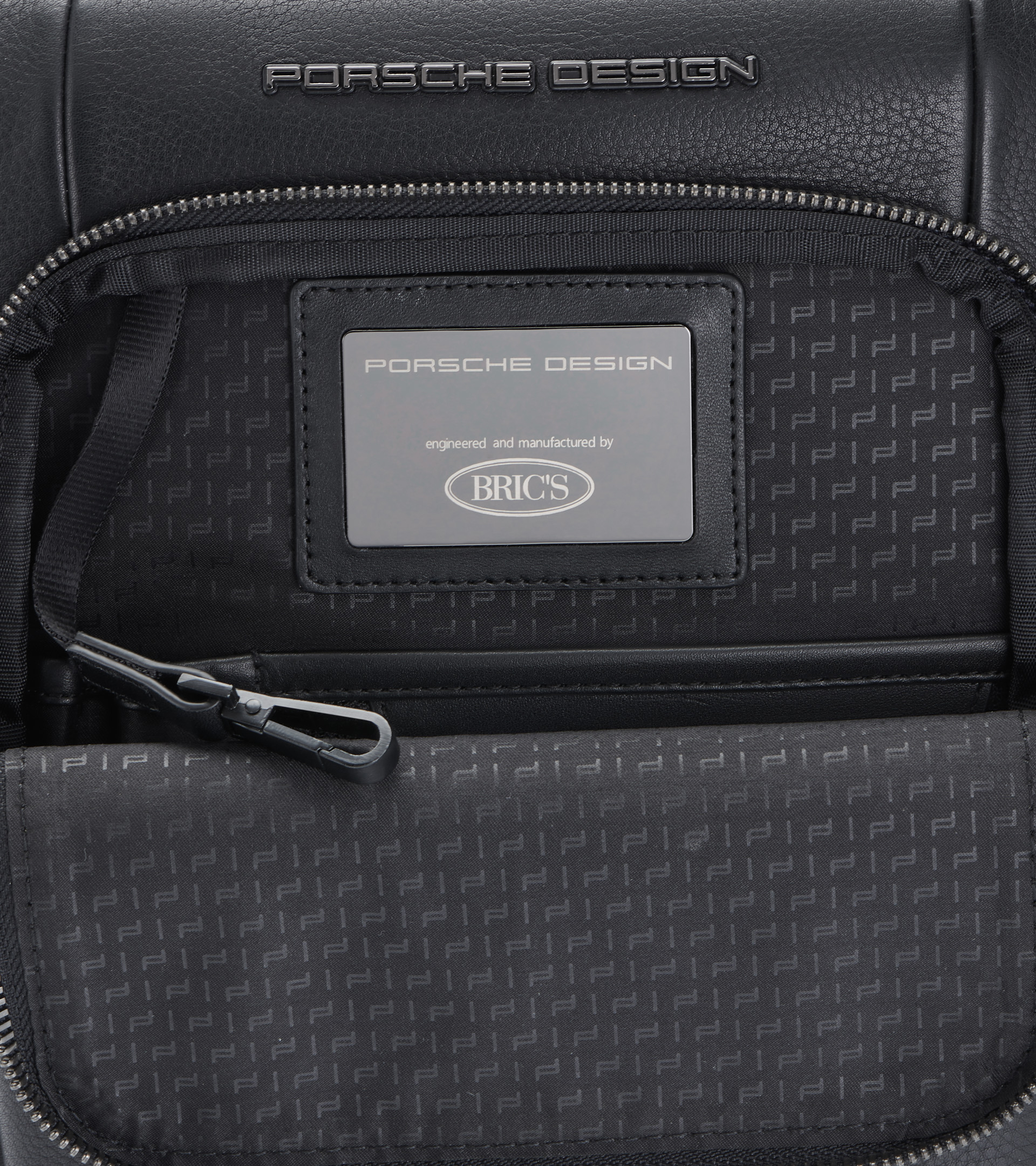 bus Legacy trog Roadster Leather Shoulderbag S - Men's Shoulder Bag - Practical &  Comfortable | Porsche Design | Porsche Design